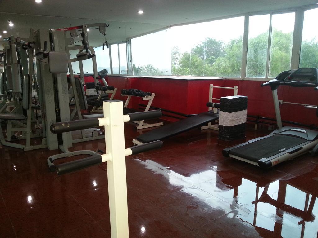 Aquarock Hotel Kazhakuttam Ngoại thất bức ảnh