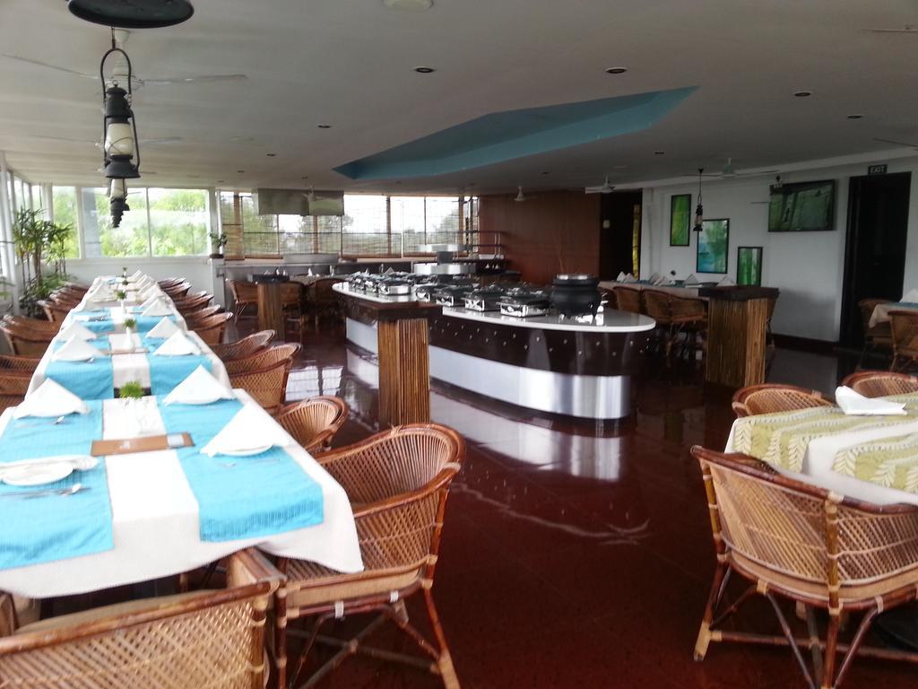 Aquarock Hotel Kazhakuttam Ngoại thất bức ảnh