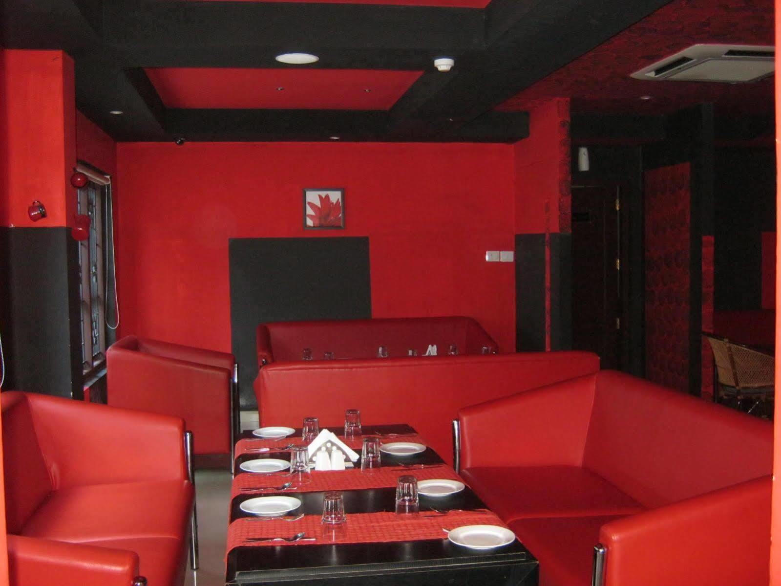 Aquarock Hotel Kazhakuttam Ngoại thất bức ảnh