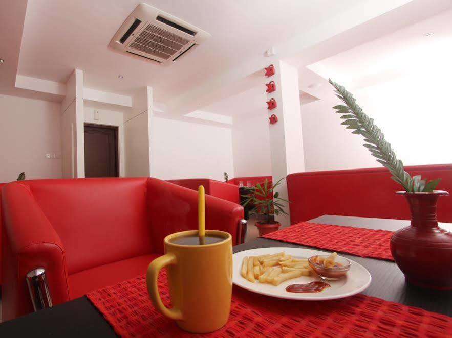 Aquarock Hotel Kazhakuttam Ngoại thất bức ảnh