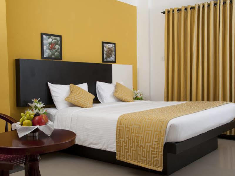 Aquarock Hotel Kazhakuttam Ngoại thất bức ảnh
